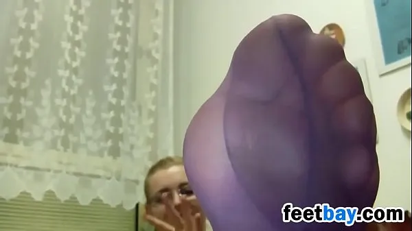 Tunjukkan Beautiful Feet In Sexy Nylons Close Up jumlah Filem