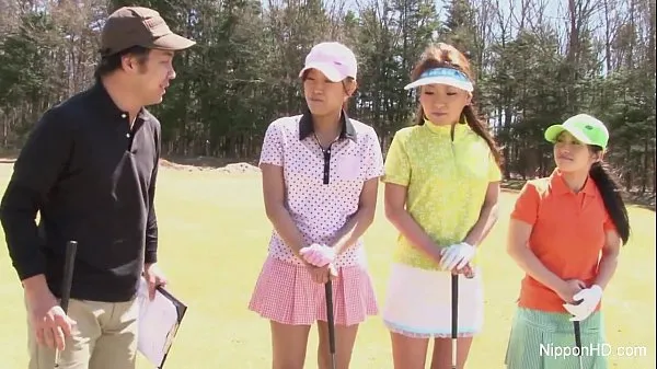 Vis totalt Asian teen girls plays golf nude filmer