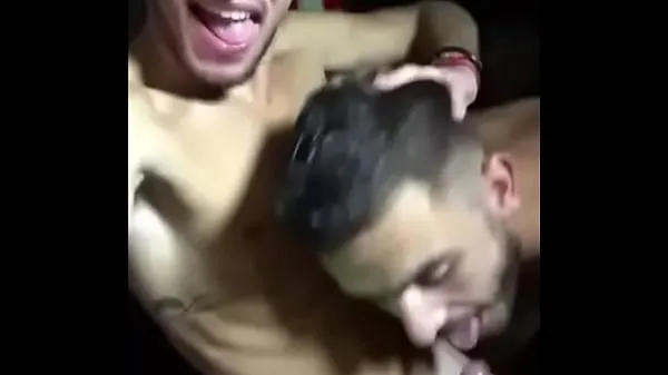 Visa totalt Pierced twinks suck cock filmer