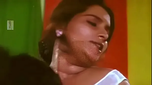 Hiển thị tổng số Aged Hot Servant Giving oil massgae to owner Telugu Hot Short Film-Movies 2001 low Phim