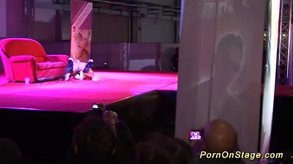 Mostrar show de sexo lésbico em palco público total de filmes