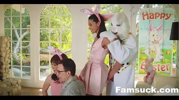 Pokaż łącznie Hot Teen Fucked By Easter Bunny Stepuncle filmów