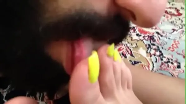 Rojhin Rasuli an Iranian mistress she is the most beautiful mistress all over the world with a slave kissing her feet and licking her soles and sucking her amazing toes toplam Filmi göster