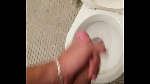 총 I jerk off in the bathroom at work after watching porn개의 영화 표시