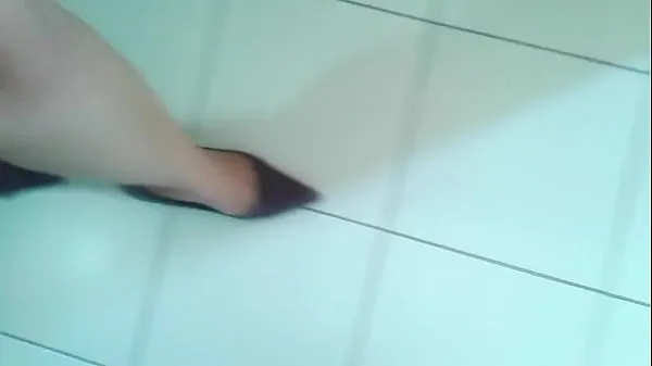 Zobraziť celkovo filmy (slut blonde milf walking in high heel pump with client sperm)