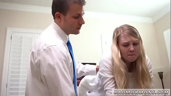 عرض Blonde teen gets an unexpected gyno examination إجمالي الأفلام