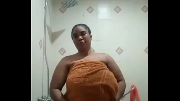 显示Sexy BBW sends her Bathroom nude部电影