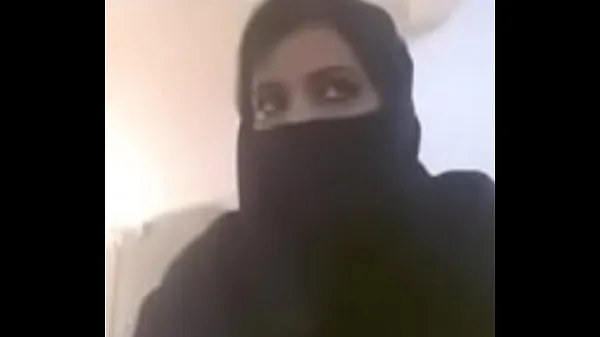 Show Muslim hot milf expose her boobs in videocall total Movies
