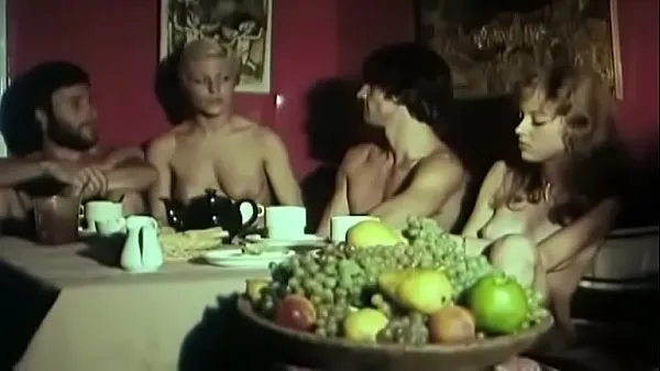 Mostra 2 donne svedesi a Parigi - 1976 film in totale