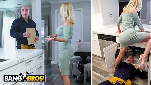 Näytä yhteensä BANGBROS - Busty MILF Nikki Benz Drops Her Big Ass On Maintenance Man's Pipe elokuvaa