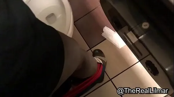 lilmar tries to fuck in bathroom stall but the stupid toilet keeps flushing कुल फिल्में दिखाएं