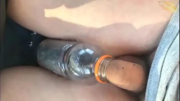 총 Hot Pissing In A Bottle In The Car개의 영화 표시