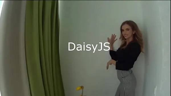 Toon in totaal Daisy JS high-profile model girl at Satingirls | webcam girls erotic chat| webcam girls films