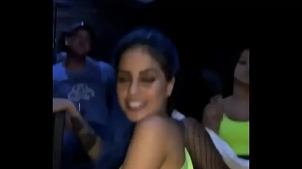 Mostrar TATI ZAQUI ESFREGANDO O SEU LINDO RABO EM SHOW E PISCINA total de filmes