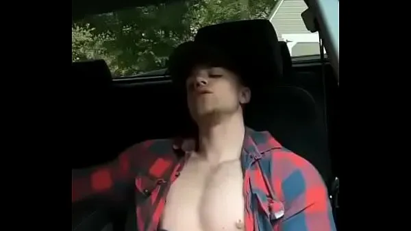 Pokaż łącznie Straight guy masturbates in his car filmów