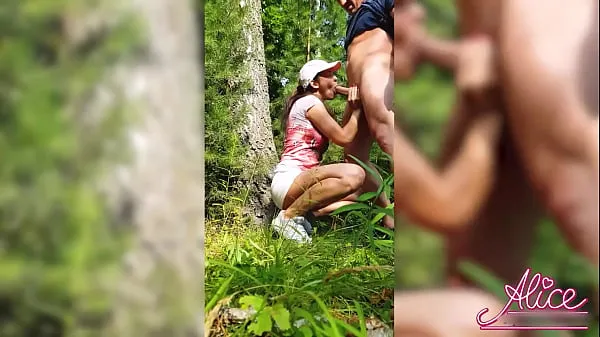 Zobrazit celkem Vriendin Deepthroat En Doggystyle Neuken In Het Bos - Creampie filmů