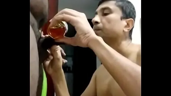 Εμφάνιση Sucking honey off cock Indian gay συνολικών ταινιών