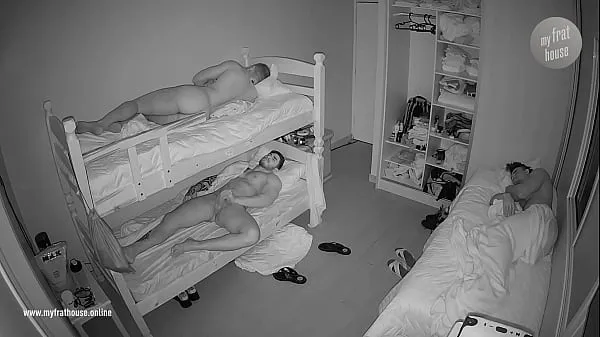 Mostra Vera telecamera nascosta nella camera da letto dei ragazzi di notte film in totale