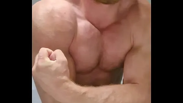 총 Muscular guy is doing muscle worship perfect body show개의 영화 표시