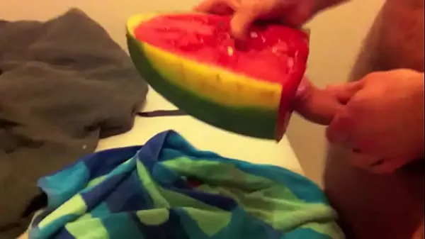 Näytä yhteensä WANKERMELON (A fruity watermelon adventure elokuvaa