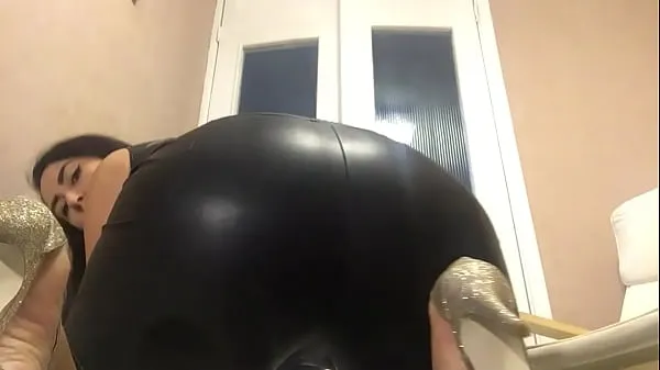 Vis Curvy latina milf in leather pants suck rubber dick and fuck wet pussy pov on top film i alt