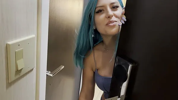 Show Slim Thick Hottie is BEGGING to Fuck the Food Delivery Man total Movies