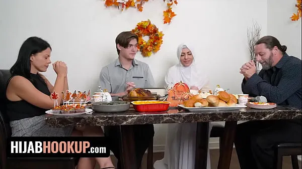 Vis Muslim Babe Audrey Royal Celebrates Thanksgiving With Passionate Fuck On The Table - Hijab Hookup film i alt