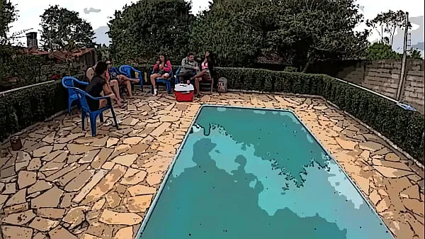 显示Party ends in a fuck in the backyard部电影