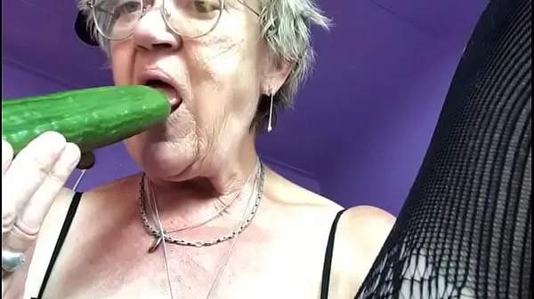 Pokaż łącznie Grandma plays with cucumber filmów